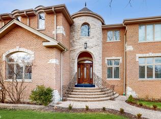 1912 Robincrest Ln, Glenview, IL 60025