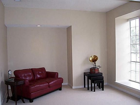 4th image of 491 Hackberry Dr