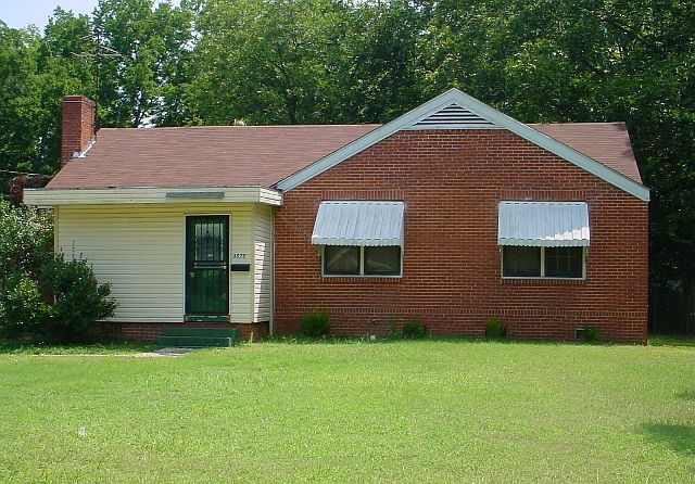 Front view of home.