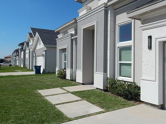 3rd image of 6861 Woodstock Dr