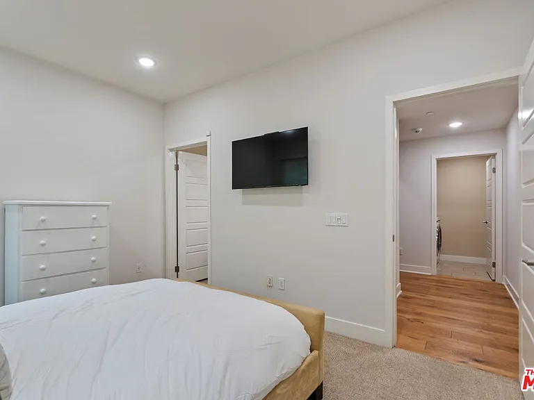 2780 N Wright Ln — Photo 31