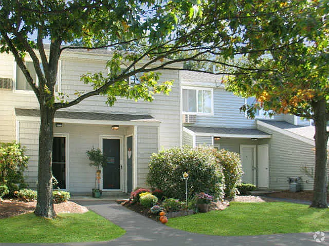 Shorewood Apartments and Townhomes