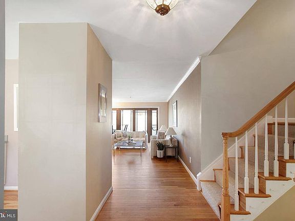 3rd image of 11701 Greenlane Dr