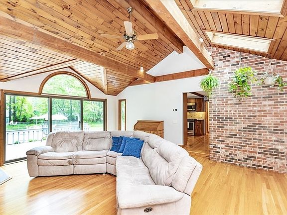 4th image of 29 Ponderosa Dr
