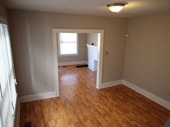 4th image of 1463 N Grant Ave