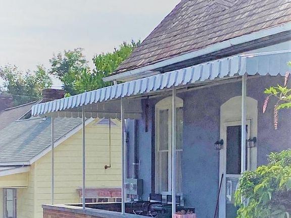 2nd image of 208.5 E Main St APT 208.5