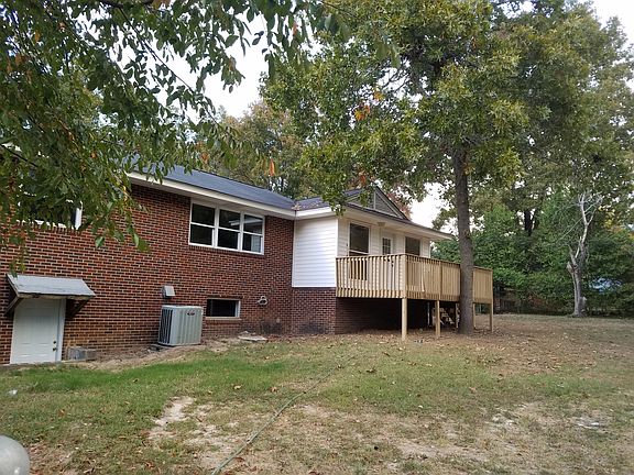 Nice wood deck off back