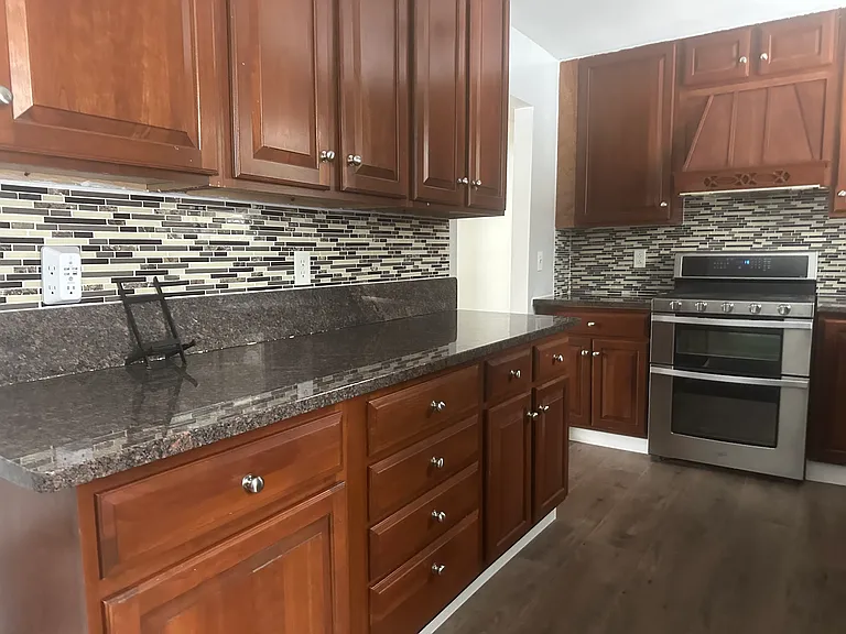606 Lynn Dr — Photo 7