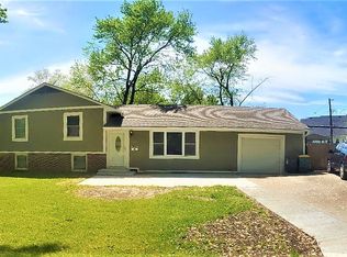 6136 Westgate St, Shawnee, KS 66216