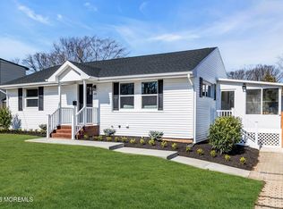 65 Ravine Dr, Matawan, NJ 07747