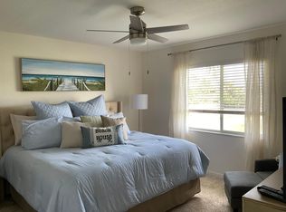 379 Gabriel Cir APT 4, Naples, FL 34104
