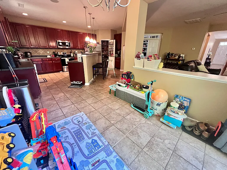 Breakfast Room -Current- Picture 2