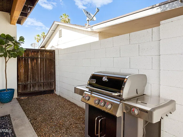 1027 W Peralta Ave — Photo 59