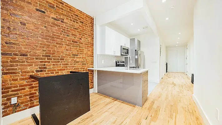 Rented by Green Leaf Management, LLC | media 8