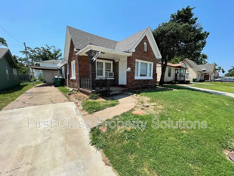 1801 N Jordan Ave — Photo 22