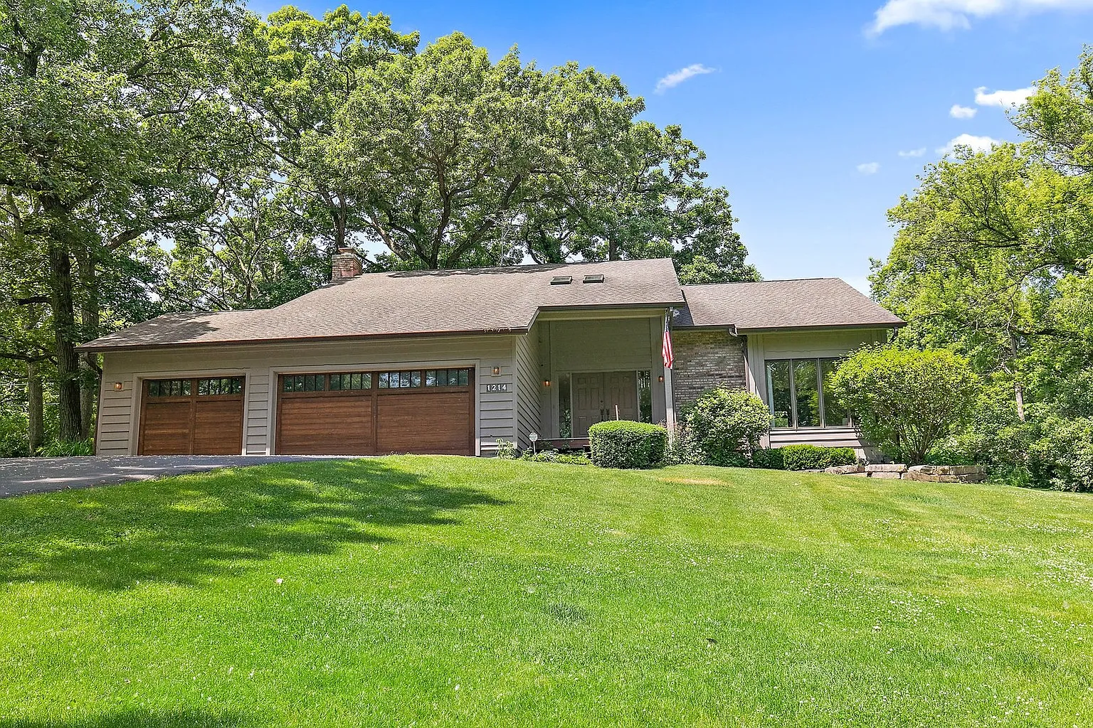 1214 Timber Dr photo 1