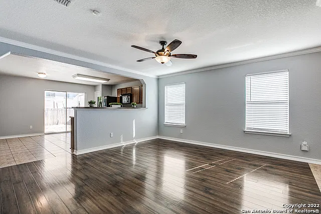 3 bed, 2.0 bath, 1216 sqft, $1,725 — Photo 4