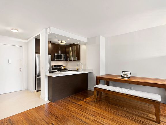 3rd image of 1 Irving Pl APT U9c
