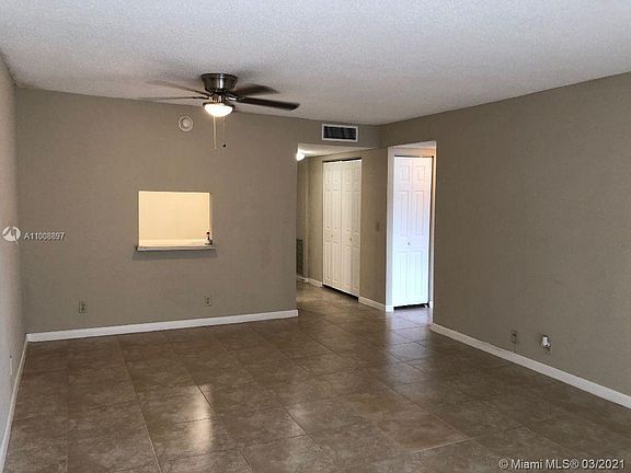 2nd image of 470 Executive Center Dr #Ll