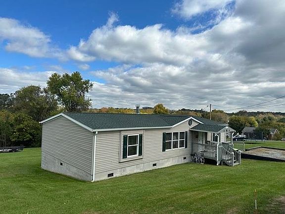 3rd image of 164 Oak Ln
