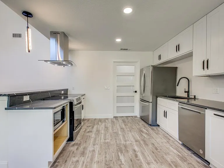 2156 Kessler Ct #27 — Photo 1