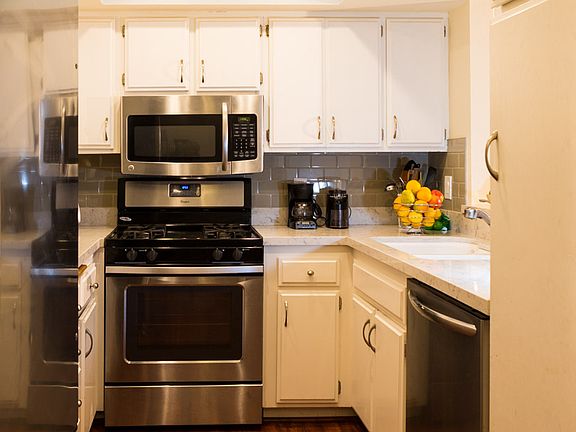 5th image of 1639 Charterwood Ct