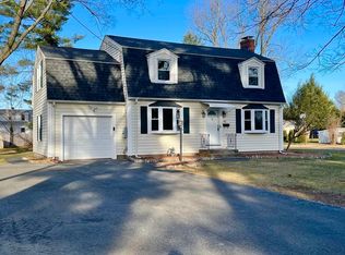 41 Monroe St, Agawam, MA 01001