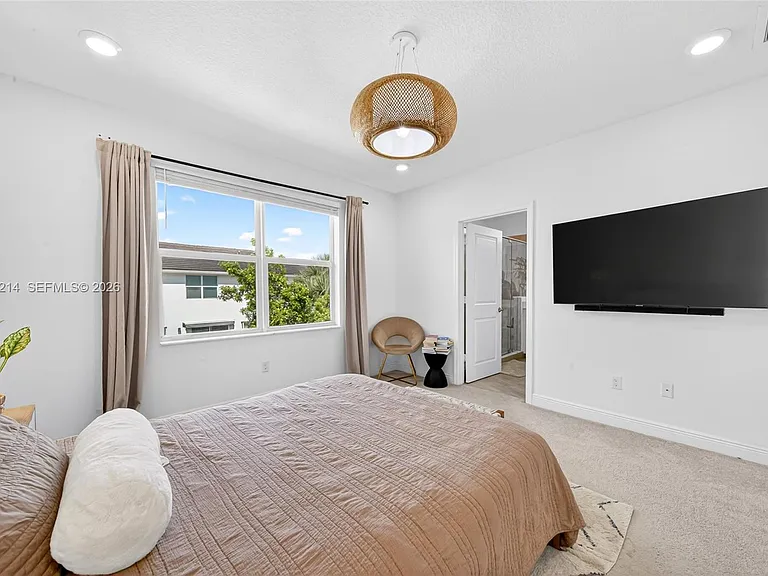 4349 Veleiros Ave — Photo 34