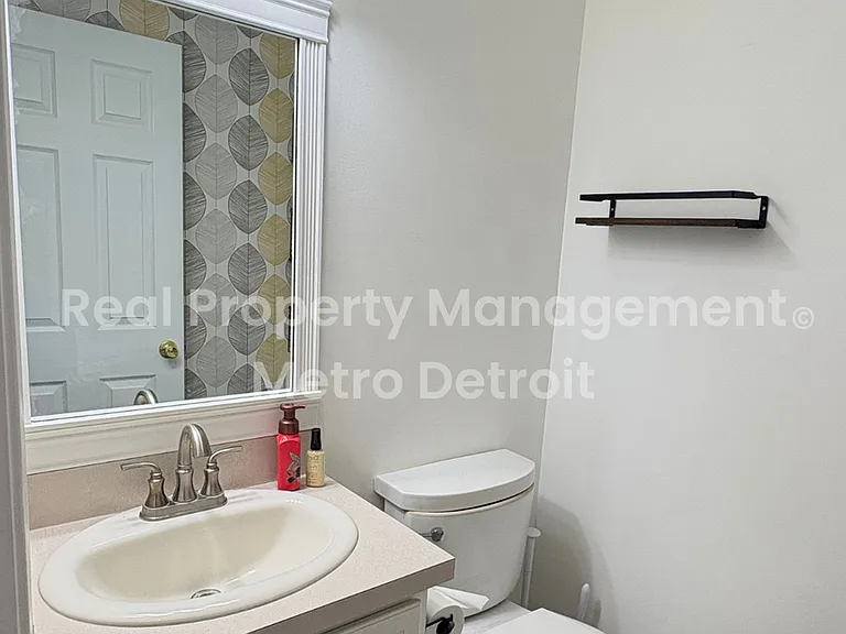 6994 York St — Photo 11