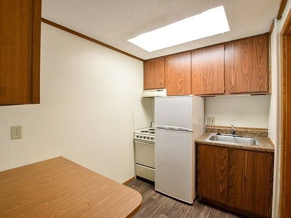 4th image of 4705 Walden Cir #305