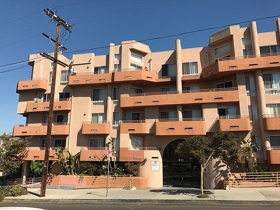 4th image of 813 Alpine St #305