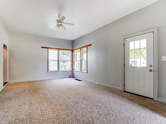 5th image of 521 S Vine St