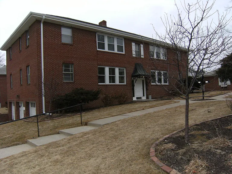 4816 Cass St — Photo 1