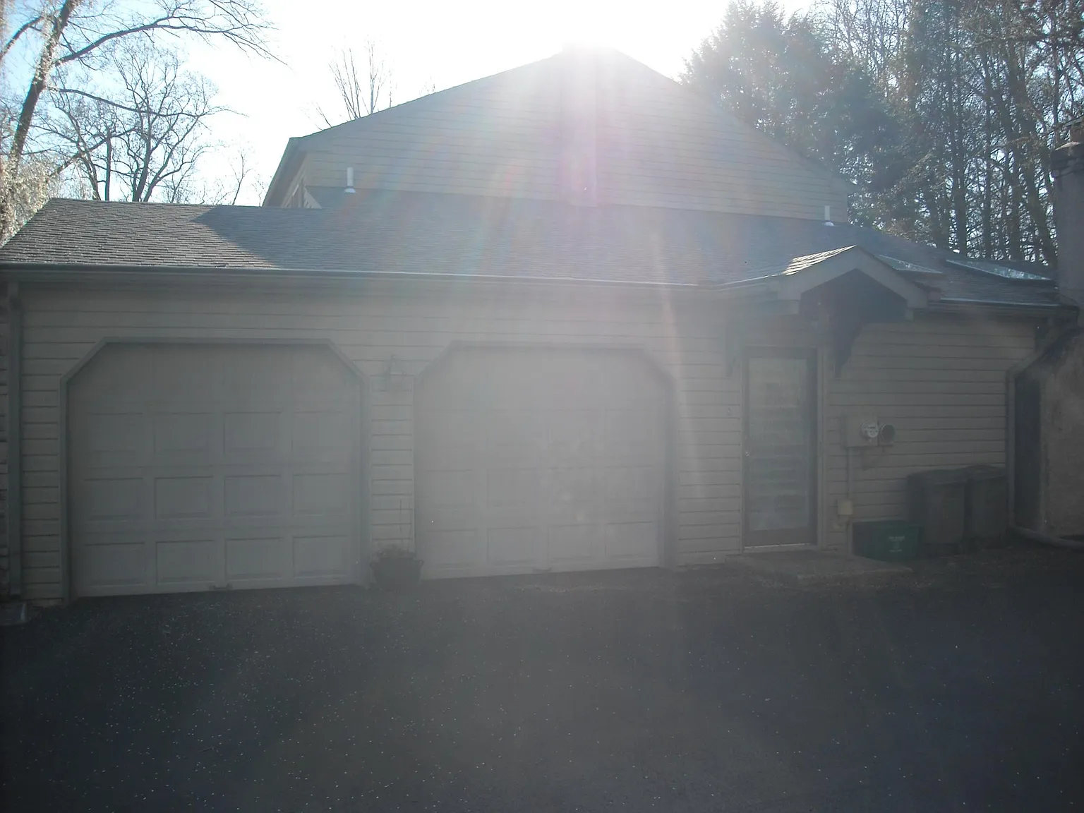 4 bed, 2.5 bath, 2370 sqft, $3,499 — Photo 2