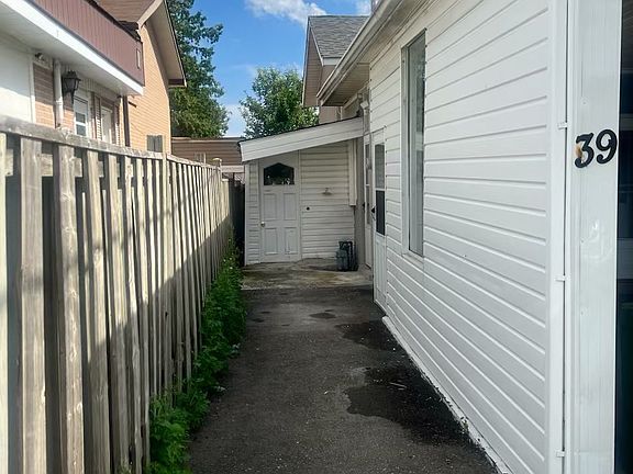 2nd image of 39 Frankton Cres