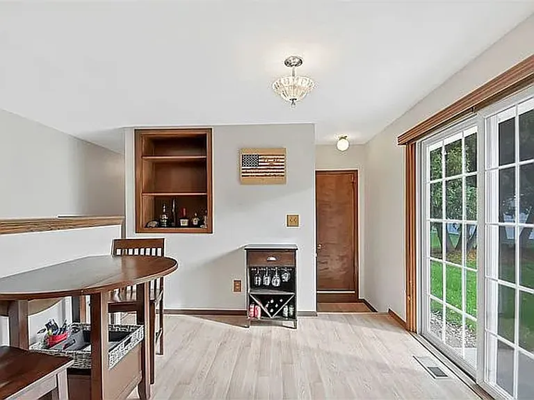 2217 Barberry Ln — Photo 18