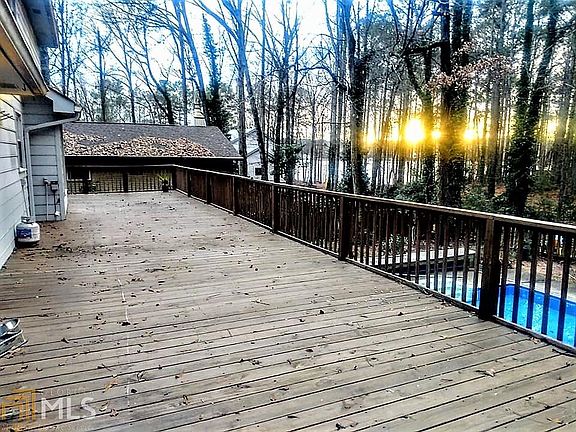 3rd image of 149 Lakeside Dr