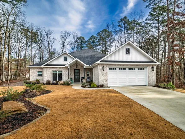 27 Sacedon Way, Hot Springs Village, AR 71909