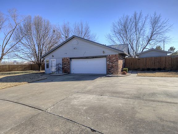 2nd image of 11106 E 96th Pl N