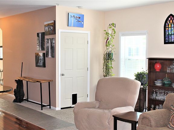 4th image of 601 Avalon Pl