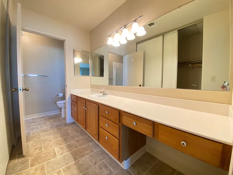 500 Cloudview Dr — Photo 25