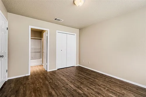 1220 Orchard Park Cir Photo 1