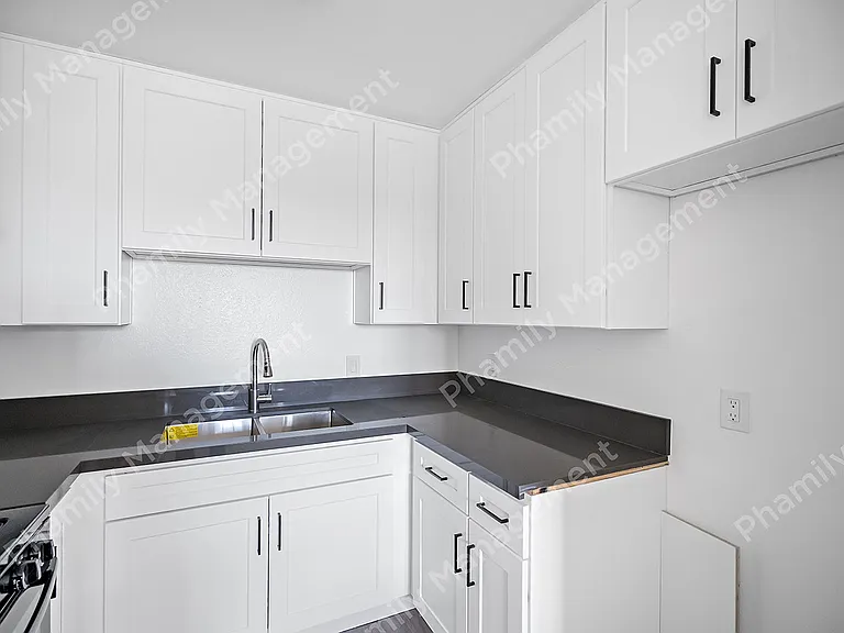 2538 Johnston St #11 — Photo 1