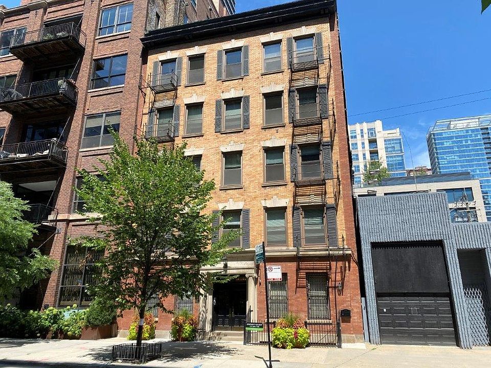 148-150 W Huron