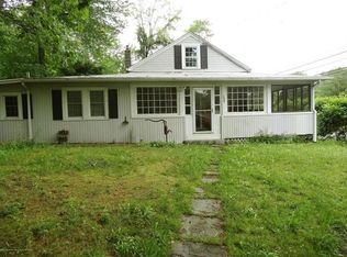 1033 Hope Rd, Tinton Falls, NJ 07712