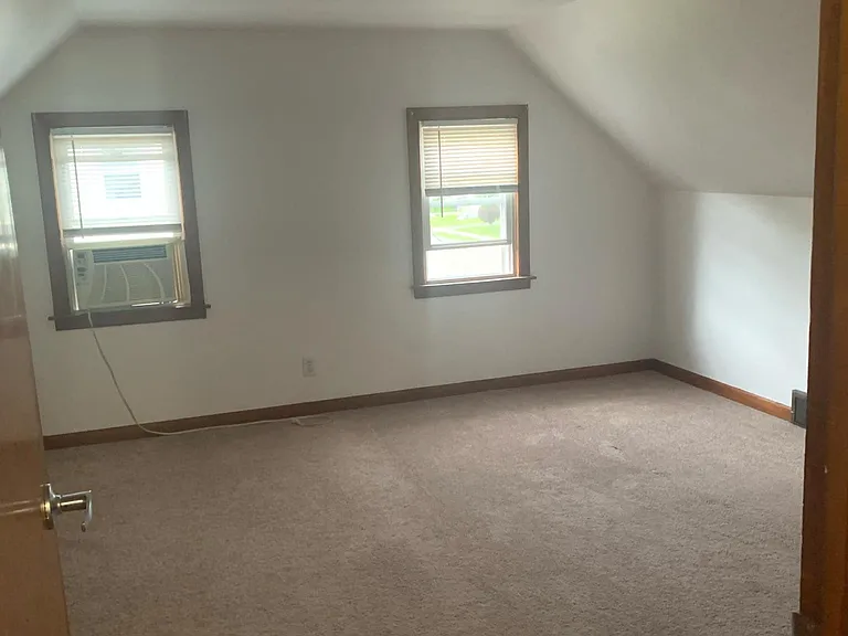 375 Flint St — Photo 7
