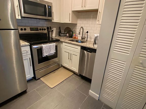 3rd image of 4503 McPherson Ave APT 302