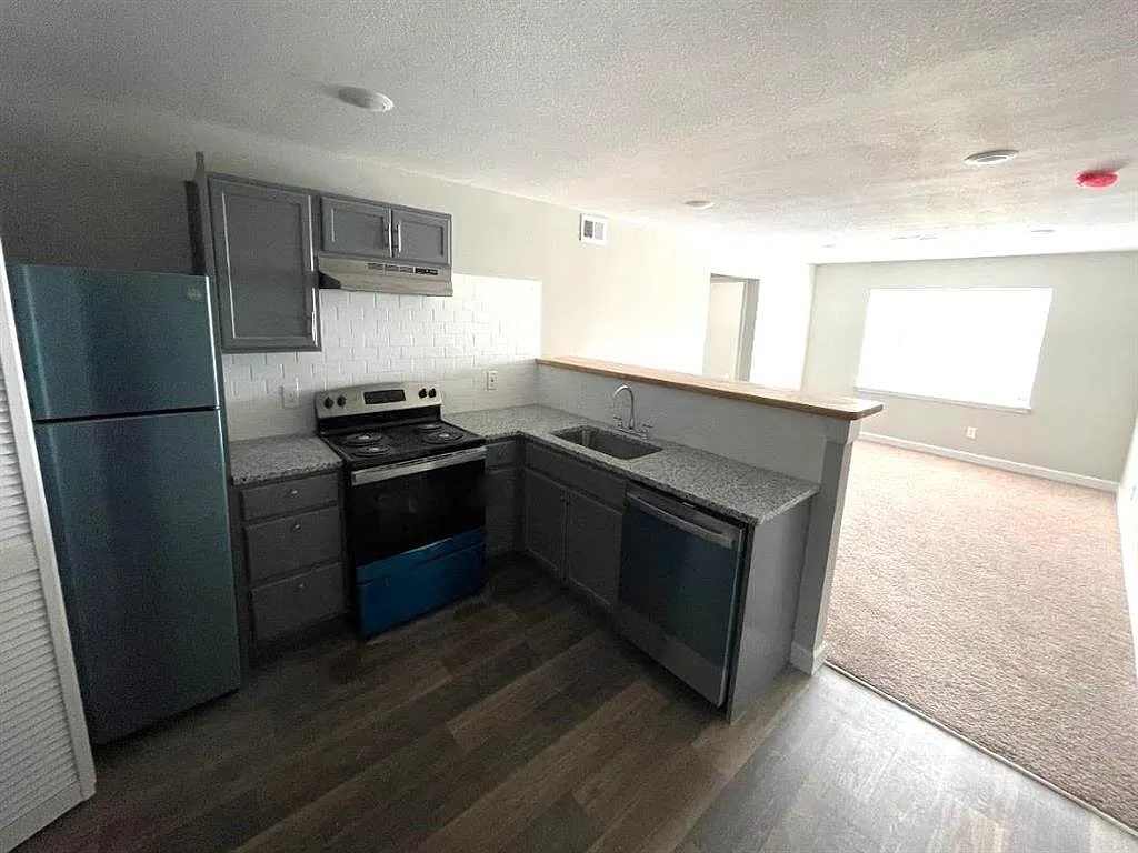 The Kapital Apartments — Photo 3