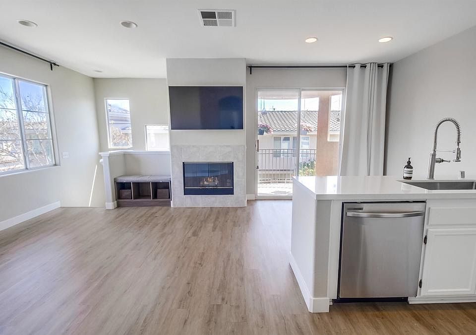 1st image of 10725 Wexford St Unit 1