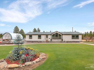 300 Cabarton Rd, Cascade, ID 83611